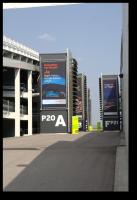 Im Parkhaus über der A8